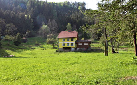 Krechen Alm: Ciel, Plante, Bâtiment, Jour, Propriété, Fenêtre, Arbre, Architecture, Design Urbain, Loisir