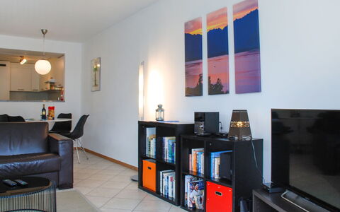 Top Lakeview: Meubles, Salon, Cadre, Rayonnage, Confort, Électroménager, Télévision, Bureau D'Ordinateur, Lampe, Sol