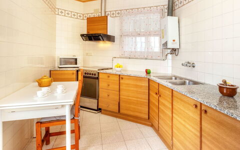 La Rectoria Ii: Cabinetry, Evier, Meubles, Comptoir, Évier, Propriété, Robinet, Luminaire Plomberie, Bois, Cuisine