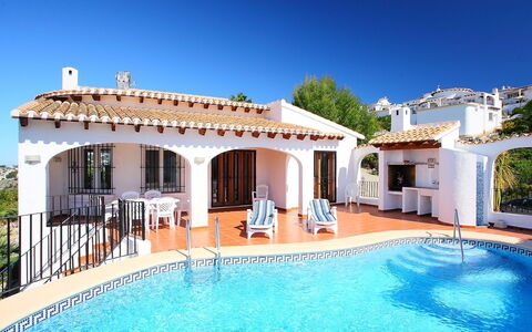 Grand Lusianna: Propriété, Piscine, Bâtiment, Maison, Immobilier, Biens, Domicile, Villa, Bleu Azur, Vacances