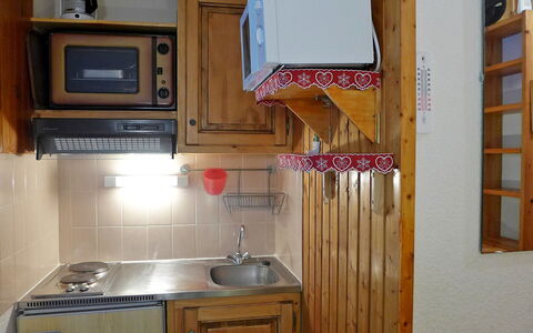 Chamonix 780: Pièce, Propriété, Cuisine, Cabinetry, Principaux Appliance, Comptoir, Meubles, Appareil De Cuisine, Cuisinière, Électroménager