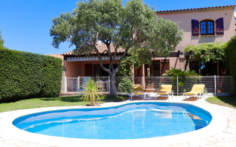 Le Cap: L'Eau, Ciel, Plante, Propriété, Bleu, Bâtiment, Bleu Azur, Vert, Fenêtre, Arbre