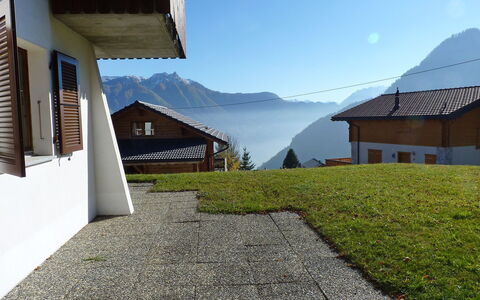 Arche: Ciel, Bâtiment, Plante, Propriété, Bois, Maison, Fenêtre, Pente, Montagne, Lot Terre