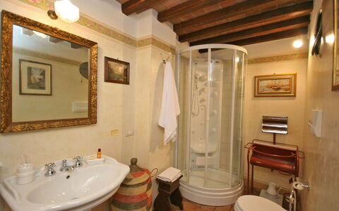 Santo Agostino: Salle De Bains, Pièce, Propriété, Design Intérieur, Bâtiment, Immobilier, Maison, Luminaire Plomberie, Architecture, Domicile