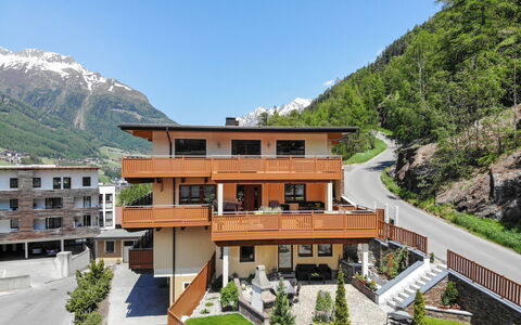 Sölden 100: Ciel, Montagne, Plante, Bâtiment, Propriété, Fenêtre, Architecture, Design Urbain, Arbre, Loisir