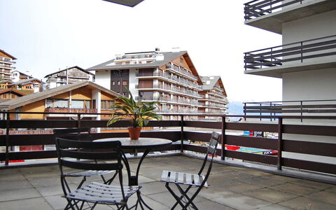 Zanfleuron A1: Bâtiment, Propriété, Architecture, Appartement, Pièce, Condominium, Meubles, Balcon, Maison, Immobilier