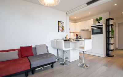 Le Beaupré 310.21: Meubles, Bâtiment, Canapé, Bois, Confort, Architecture, Design Intérieur, Sol, Salon, Sol