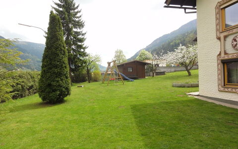 Ferienhaus Kofler: Pelouse, Propriété, Herbe, Cour, Lot Terre, Maison, Chalet, Arbre, Jardin, Prairie