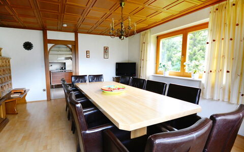 Ferienhaus Kofler: Pièce, Propriété, Plafond, Bâtiment, Meubles, Salle À Manger, Design Intérieur, Table, Maison, Sol