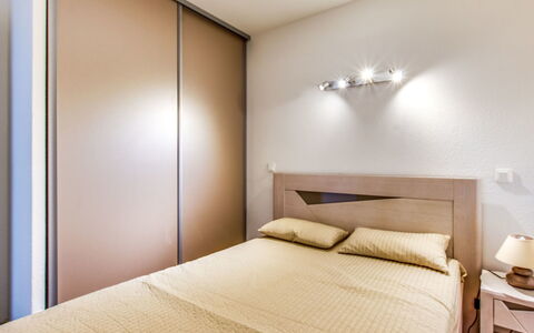 Cap D'Agde 280: Chambre, Lit, Meubles, Pièce, Propriété, Design Intérieur, Literie, Cadre De Lit, Drap De Lit, Plafond