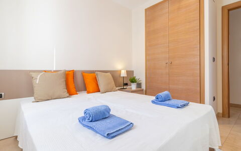 Empuriabrava 122: Chambre, Lit, Meubles, Pièce, Propriété, Design Intérieur, Drap De Lit, Matelas, Confort, Bâtiment