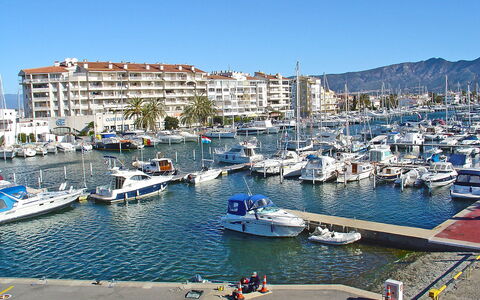 Empuriabrava 122: Marina, Port, Bateau, Port, Quai, Ville, Transport De L'Eau, Véhicule, L'Eau, Tourisme