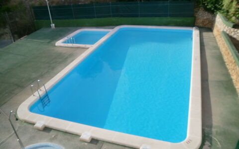 Don Miguel Iii: L'Eau, Bâtiment, Parapluie, Piscine, Bleu Azur, Rectangle, Ombre, Mobilier De Jardin, Bois, Équipement Sportif