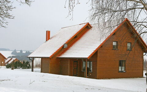 Funke: Bâtiment, Ciel, Neige, Propriété, Fenêtre, Plante, Maison, Bois, Pente, Arbre