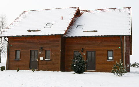 Funke: Bâtiment, Neige, Fenêtre, Plante, Maison, Porte, Mélèze, Pente, Arbre, Chalet