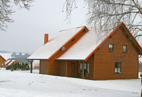 Funke: Bâtiment, Ciel, Neige, Propriété, Fenêtre, Plante, Maison, Bois, Pente, Arbre