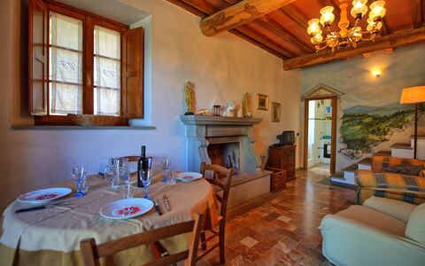 Panzalla: Pièce, Propriété, Bâtiment, Meubles, Design Intérieur, Maison, Immobilier, Table, Domicile, Salon