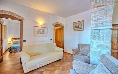 Fienile: Pièce, Propriété, Meubles, Bâtiment, Design Intérieur, Immobilier, Maison, Salon, Sol, Chambre