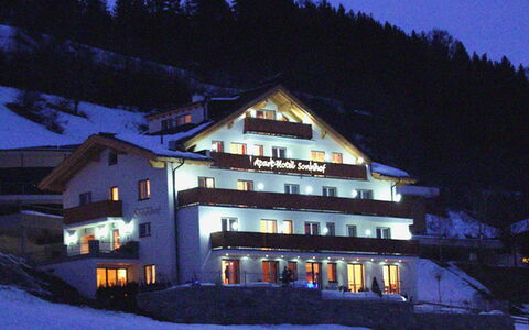 Fiss 600: Neige, Maison, L'Hiver, Propriété, Domicile, Ciel, Architecture, Montagne, Bâtiment, Immobilier