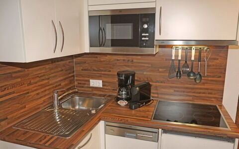 Fiss 600: Cabinetry, Bâtiment, Comptoir, Propriété, Meubles, Cuisinière, Appareil De Cuisine, Evier, Cuisine, Bois
