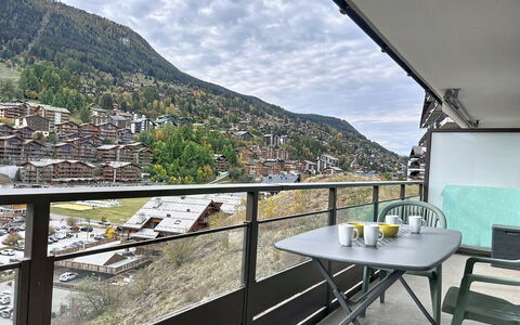 Nendaz 571: Appartement, Balcon, Design Urbain, Chaîne De Montagnes, Station De Montagne, Condominium, Alpes, Crête, Village De Montagne