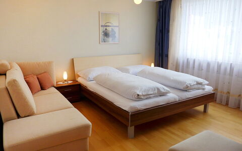 Appartmenthaus Skyline 309: Meubles, Lit, Pièce, Design Intérieur, Chambre, Matelas, Propriété, Cadre De Lit, Sol, Mur