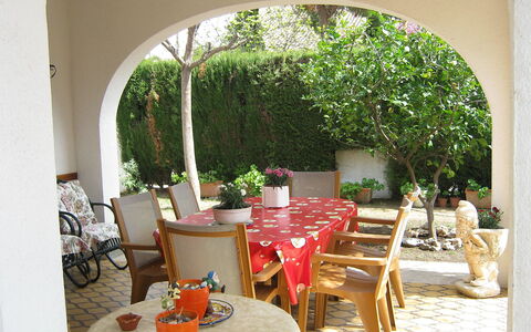 Vilafortuny: Propriété, Restaurant, Pièce, Table, Bâtiment, Design Intérieur, Immobilier, Meubles, Architecture, Maison