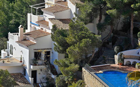 La Colina: Propriété, Bâtiment, Maison, Immobilier, Zone Résidentielle, Piscine, Biens, Villa, Architecture, Domicile