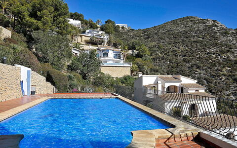 La Colina: Piscine, Propriété, Bleu, Maison, Immobilier, Bâtiment, Bleu Azur, Vacances, Biens, Domicile