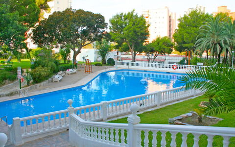 Park Playa Levante: L'Eau, Plante, Propriété, Jour, Bâtiment, Piscine, Arbre, Bleu Azur, Ciel, Mobilier De Jardin