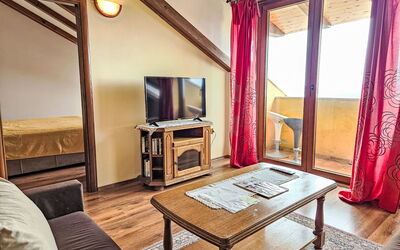 Logement:&nbsp;Lucic 100.4