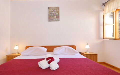 Ceko: Chambre, Pièce, Lit, Meubles, Propriété, Drap De Lit, Mur, Cadre De Lit, Design Intérieur, Suite