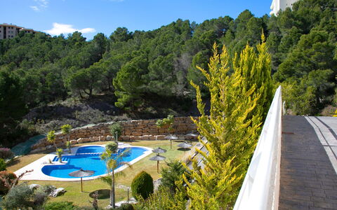 Altea 200: Nuage, Ciel, Plante, L'Eau, Bleu Azur, Paysage Naturel, Piscine, Arbre, Loisir, Paysage
