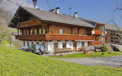 Fügen 400: Ciel, Plante, Propriété, Bâtiment, Fenêtre, Arbre, Lot Terre, Maison, Chalet, Herbe