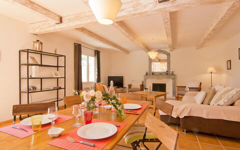 L'Olivier: Pièce, Propriété, Design Intérieur, Bâtiment, Meubles, Salon, Plafond, Table, Salle À Manger, Maison