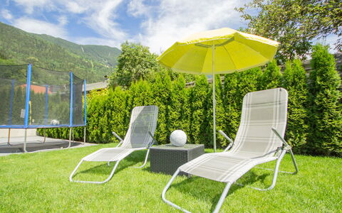 Ötztal: Nuage, Ciel, Plante, Propriété, Meubles, Communauté Des Plantes, Chaise, La Nature, Ombre, Mobilier De Jardin