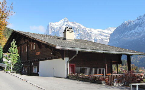 Chalet Shangri la: Montagne, Montagnes Relief, Chaîne De Montagnes, Propriété, Maison, Toit, Bâtiment, Alpes, Architecture, Immobilier