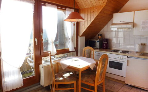 Schonach 125: Pièce, Propriété, Meubles, Bâtiment, Design Intérieur, Maison, Sol, Table, Plafond, Immobilier