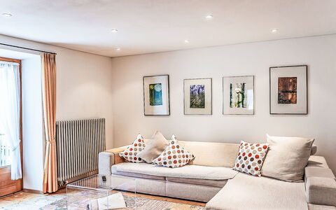 Ferienhaus Döss: Meubles, Design Intérieur, Canapé, Mur, Sol, Bois, Sol, Salon, Pièce, Domicile