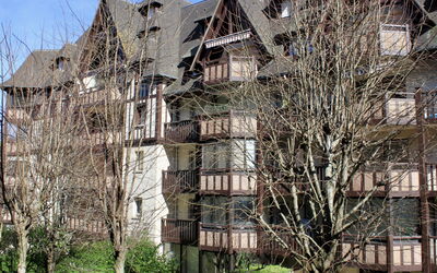 Deauville-Trouville 140: Établissements Humains, Appartement, Condominium, Hôtel, Piscine, Recours, Ville Resort