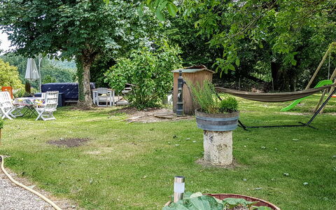 La Raze: Plante, Propriété, Vert, Botanique, Arbre, Végétation, Pot De Fleur, Herbe, Lot Terre, Paysage Naturel