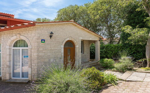 Christa: Propriété, Maison, Domicile, Immobilier, Bâtiment, Chalet, Zone Résidentielle, Architecture, Arbre, Zone Rurale