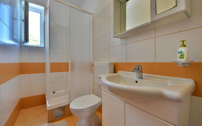 Logement:&nbsp;Sani 100.3