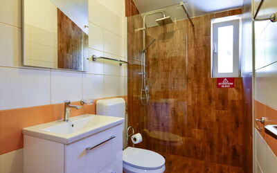 Logement:&nbsp;Sani 100.4