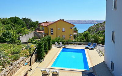 Logement:&nbsp;Sani 100.5