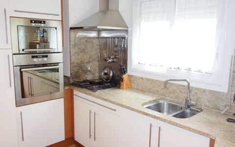 Ty Patrick: Comptoir, Pièce, Cabinetry, Cuisine, Propriété, Meubles, Maison, Bâtiment, Design Intérieur, Sol