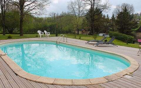 La Colinoise: Piscine, Propriété, Loisir, L'Eau, Arrière-Cour, Immobilier, Arbre, Conception, Maison, Composite
