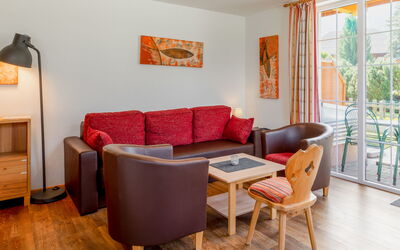 Top 1 120.1: Meubles, Canapé, Table, Propriété, Confort, Chaise, Bois, Orange, Salon, Éclairage