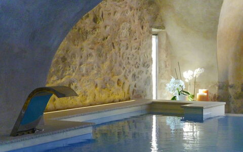 Maso Dolcevista: L'Eau, Bâtiment, Plante, Piscine, Plante D'Appartement, Éclairage, Maison, Loisir, Composite, Pot De Fleur