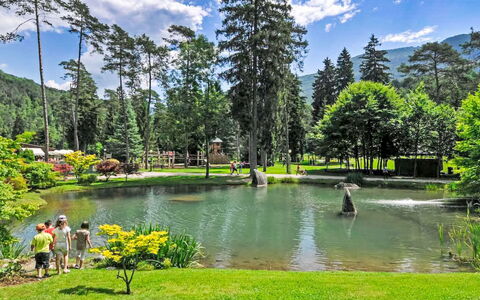 Maso Dolcevista: Arbre, La Nature, Jardin, Paysage, Étang, Attraction Touristique, Lac, Parc, Réflexion, Station De Montagne